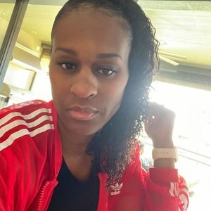 Meet your Posher, Adrienne